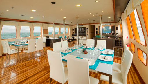 Dining lounge 