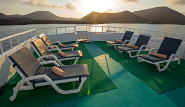 Yolita II sun deck